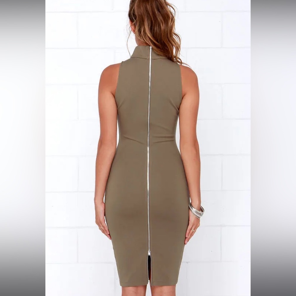 Elliott Modern Dress in Khaki